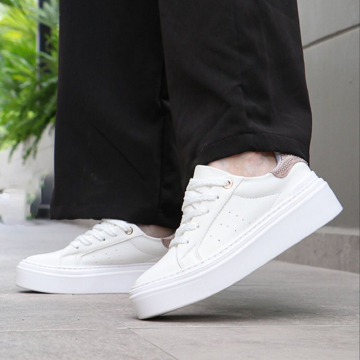 Tenis Velour Classic - Un clásico de lujo para tu día a día